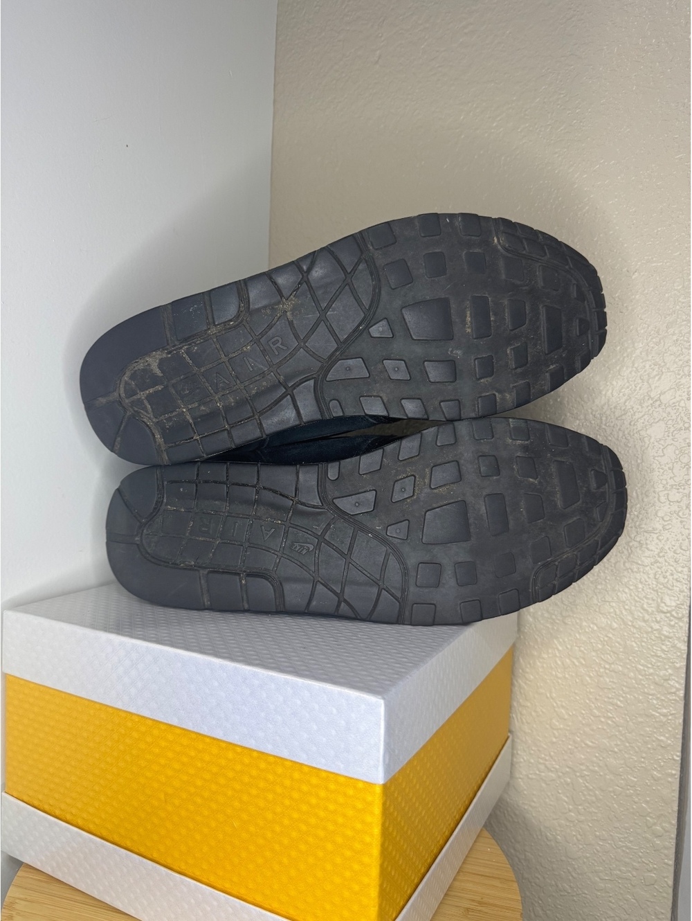 Nike Air Max 1 Triple Black Men’s Size 13 Sneakers 2015 Used No Box - Picture 6 of 6